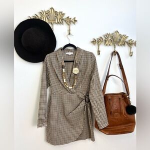 Plaid Women's dress M ptp 20”